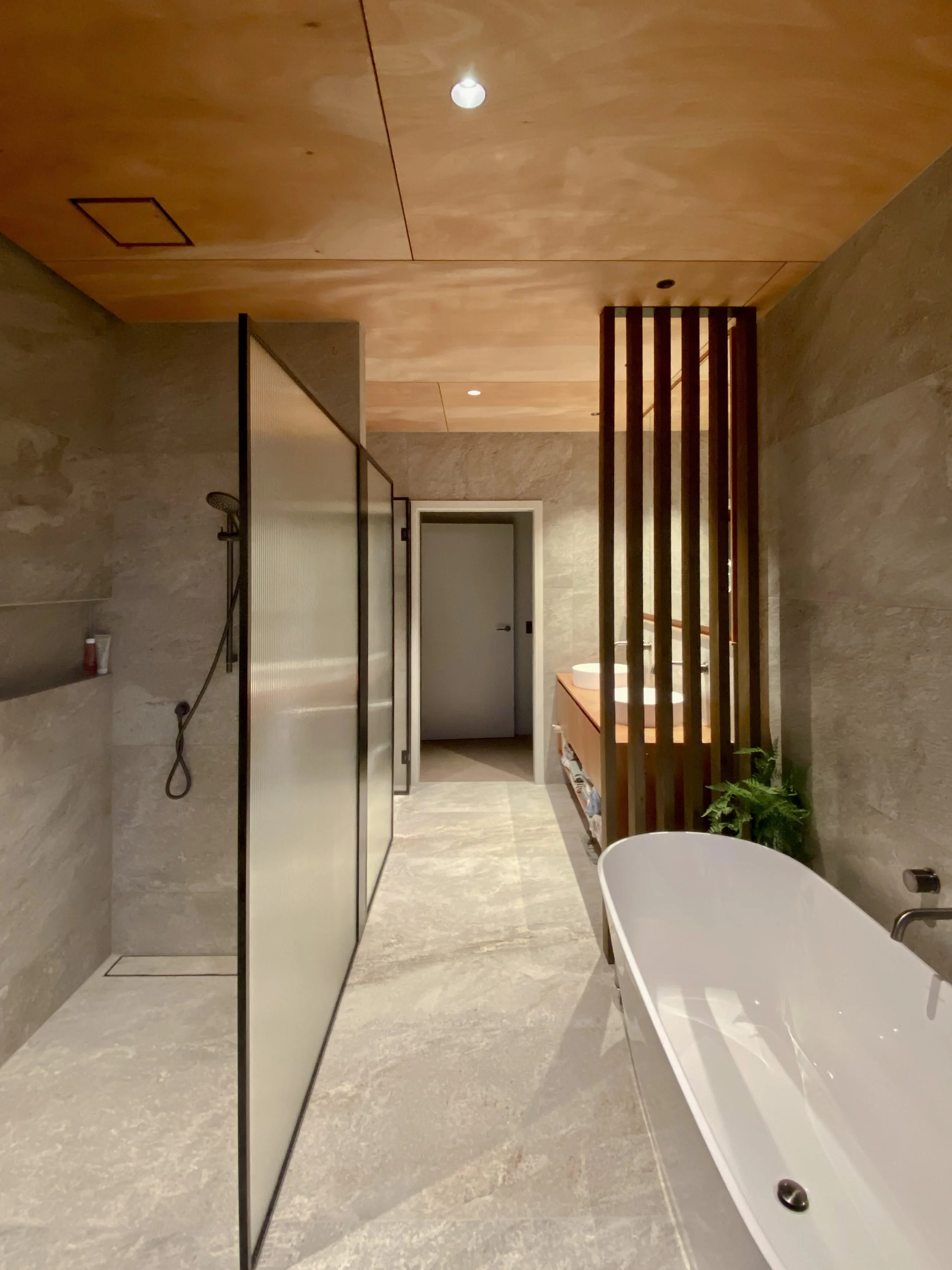 5 PVR ensuite 1.jpeg