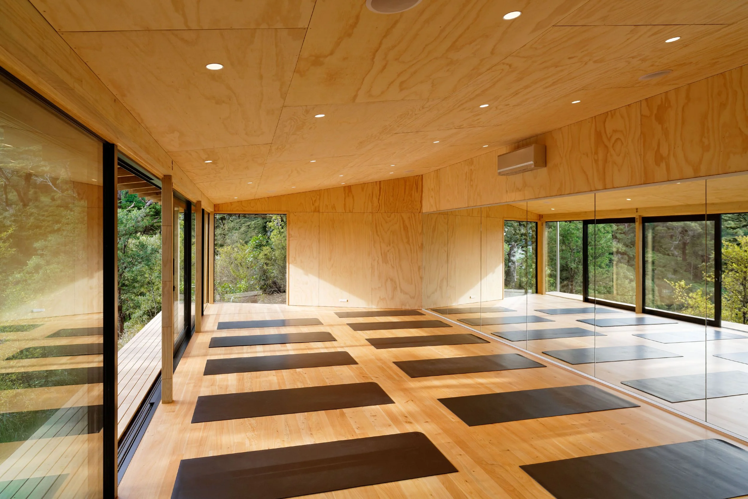 03_Days Bay Yoga Studio_Interior_3 of 6.jpg