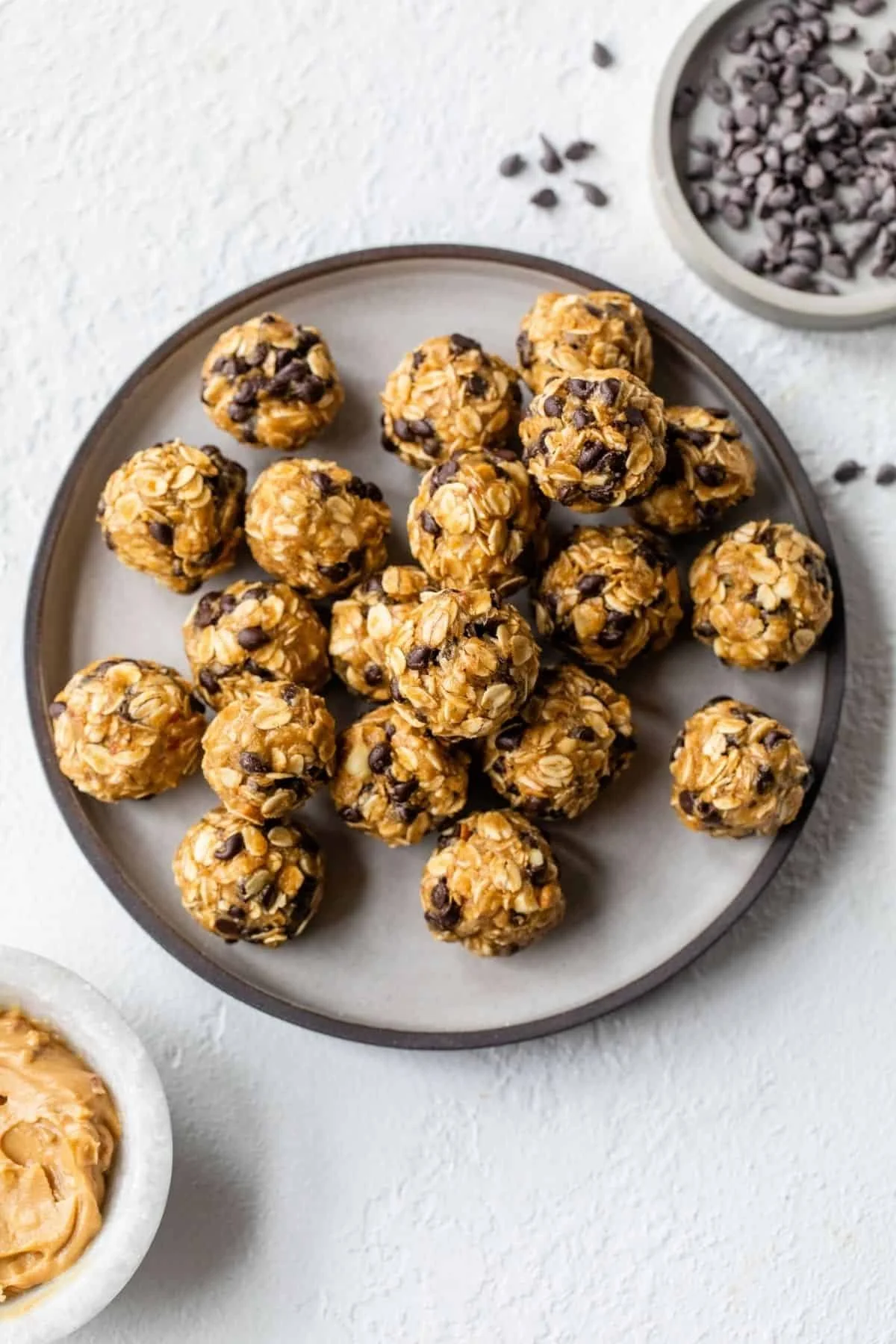 No-Bake Oatmeal Energy Balls