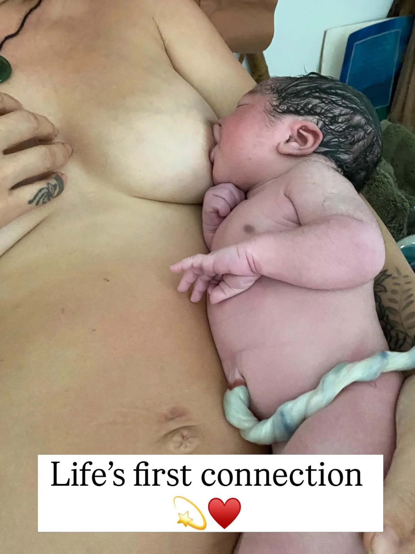 A lifeline. ⭐️&hearts;️
A spiral of life. 🌀
A quiet provider - The incredible umbilical cord 📿🪢

Two arteries.
One vein.
Protected by soft, cushioning jelly allowing it to twist, spiral, and move freely. 

The umbilical cord is an extraordinary, l