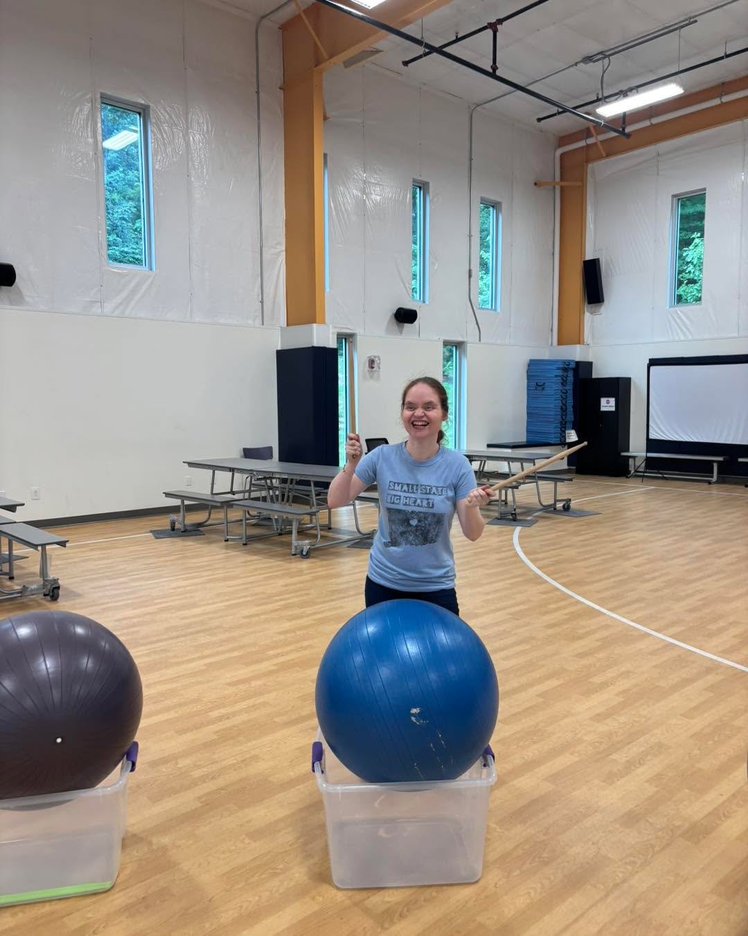 Drumming On The Ball class with Mary is always a hoot! You guys have all the fun!!! 🤩 

#makinghay #exercisefun #itswhatwedo #wearefavarh