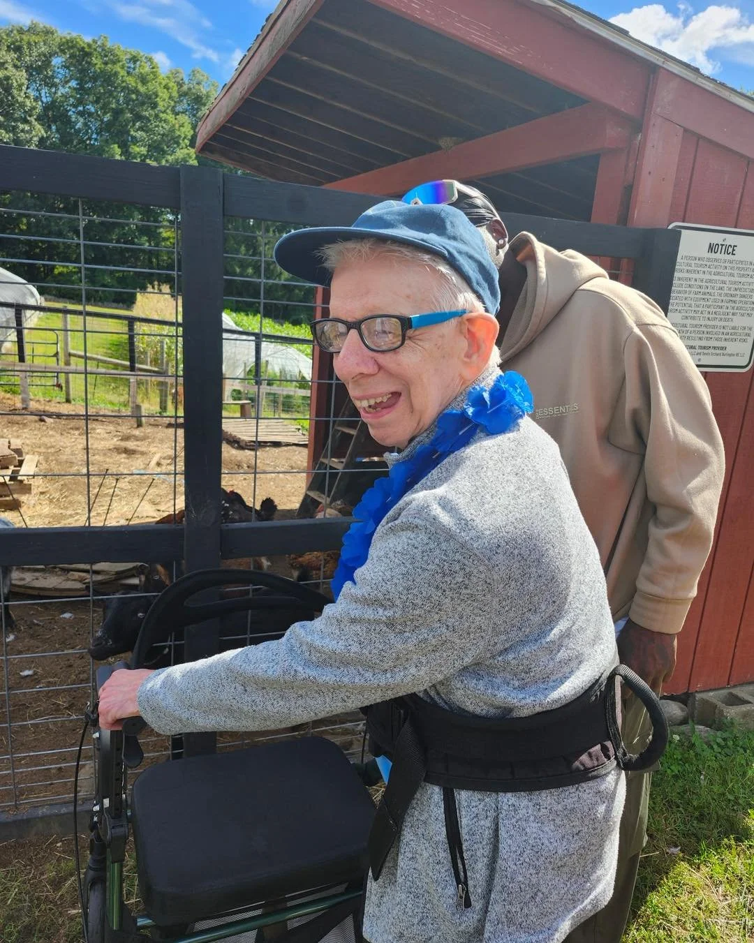 Favarh Day Program participants from CLEP visited Tonn&rsquo;s Market in Burlington. Lots of pumpkins, fall flowers and animals there to greet and admire made for a fun fall outing! 

#fallvibes🍁 #autumn  #itswhatwedo #wearefavarh