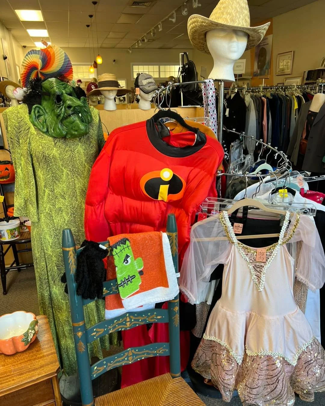 The Favarh Thrift Shop has adult and children's costumes, perfect for Halloween. Stop by Saturday our hours by are 10:00-3:00. 250 Albany Tpke, Canton
#favarhthriftshop