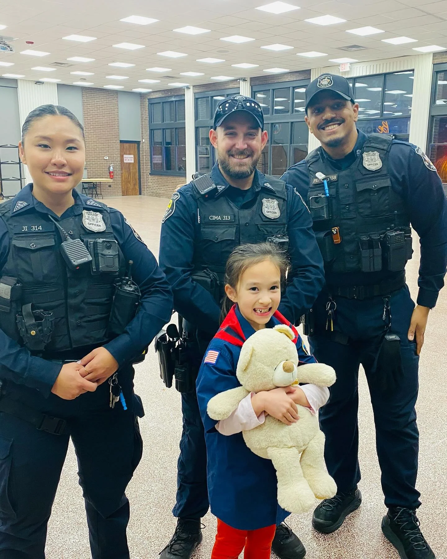✨ Thank you to School Resource Officer Ji, Officers Perez and Cima, and Sergeant Zevits for speaking with our Fort Lee Kiwanis Pack 99 Scouts and parents tonight! 👮&zwj;♀️👮&zwj;♂️

Our Cubs had an excellent Q&amp;A, learning about how our police of