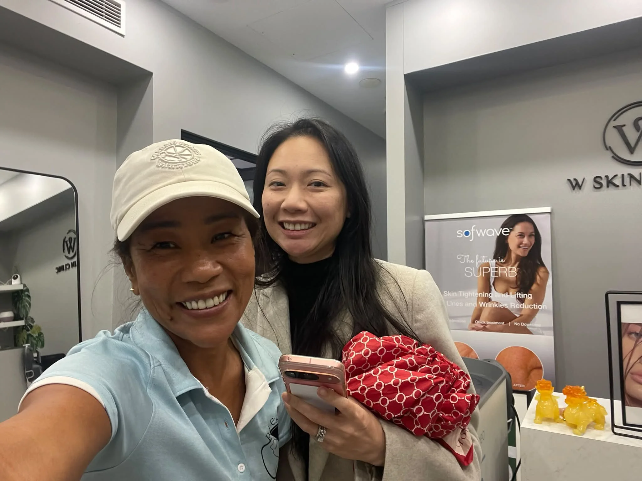💛 OUR GOAL GOES BEYOND HELPING YOU RELAX ON THE MASSAGE TABLE&mdash;WE WANT YOU TO REST WELL IN YOUR OWN BED, TOO.

This client came to me with accumulated tension in her neck and shoulders from working hard and caring for her family. She needed tim