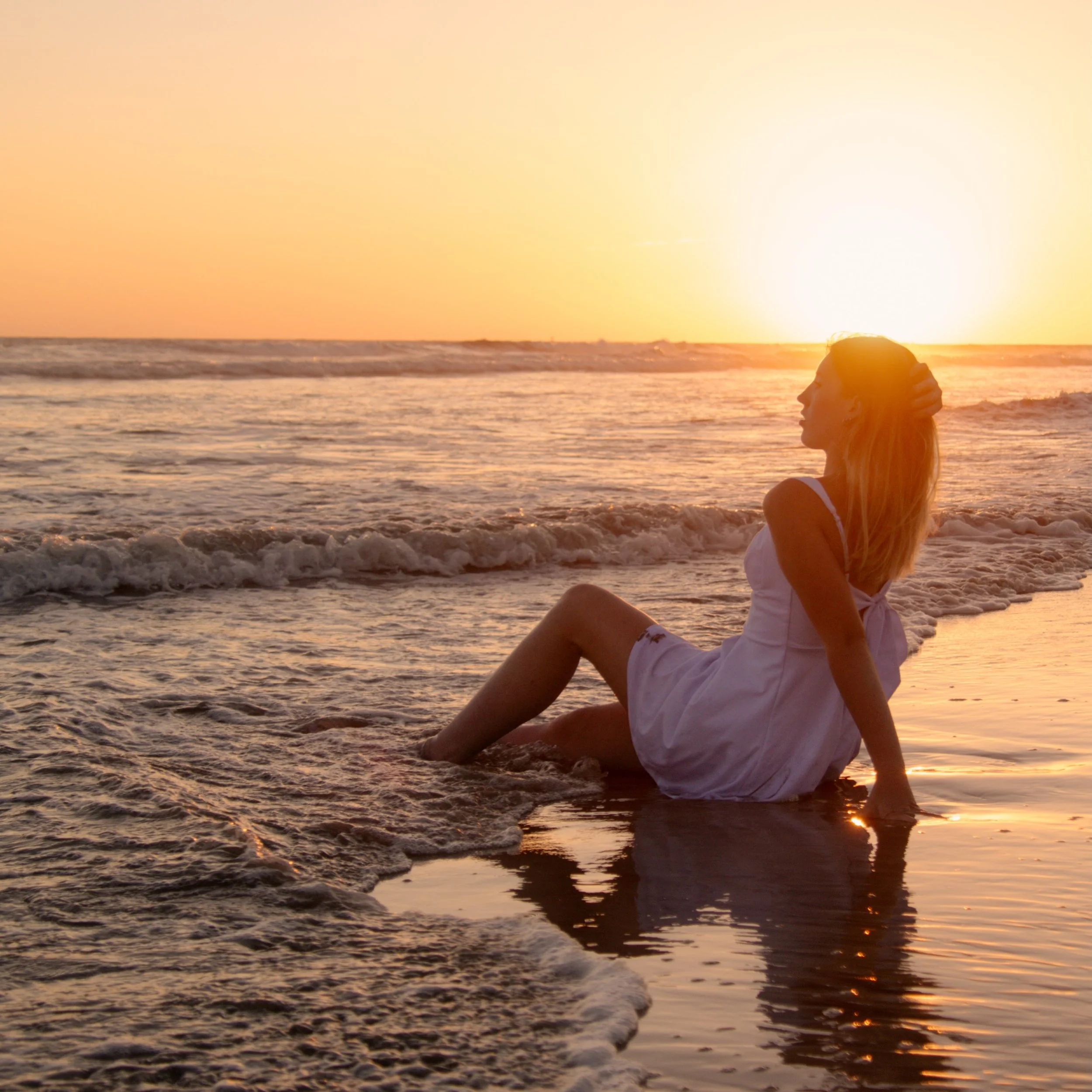 Some sessions just give you pure magic ✨📸

#socalphotographer #horsleysphotography #goldenhourphotography #sunsetonthebeach #oceansidephotographer