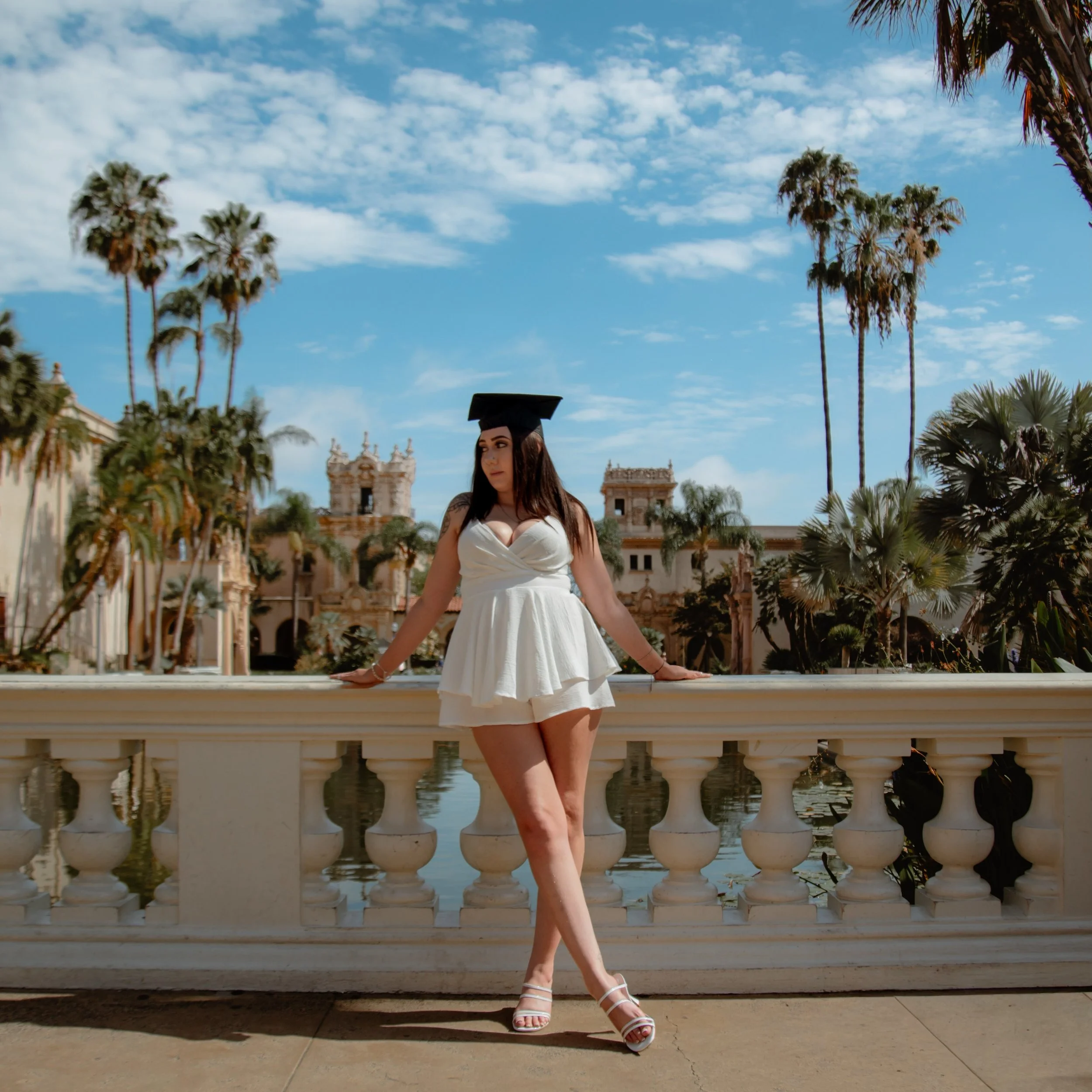 Another milestone I get the privilege of documenting ✨🥰.

🎓@pyt.kaii_ 
📍 San Diego, California

#horsleysphotography #grad #portraitphotography #socalphotographer #gradsession