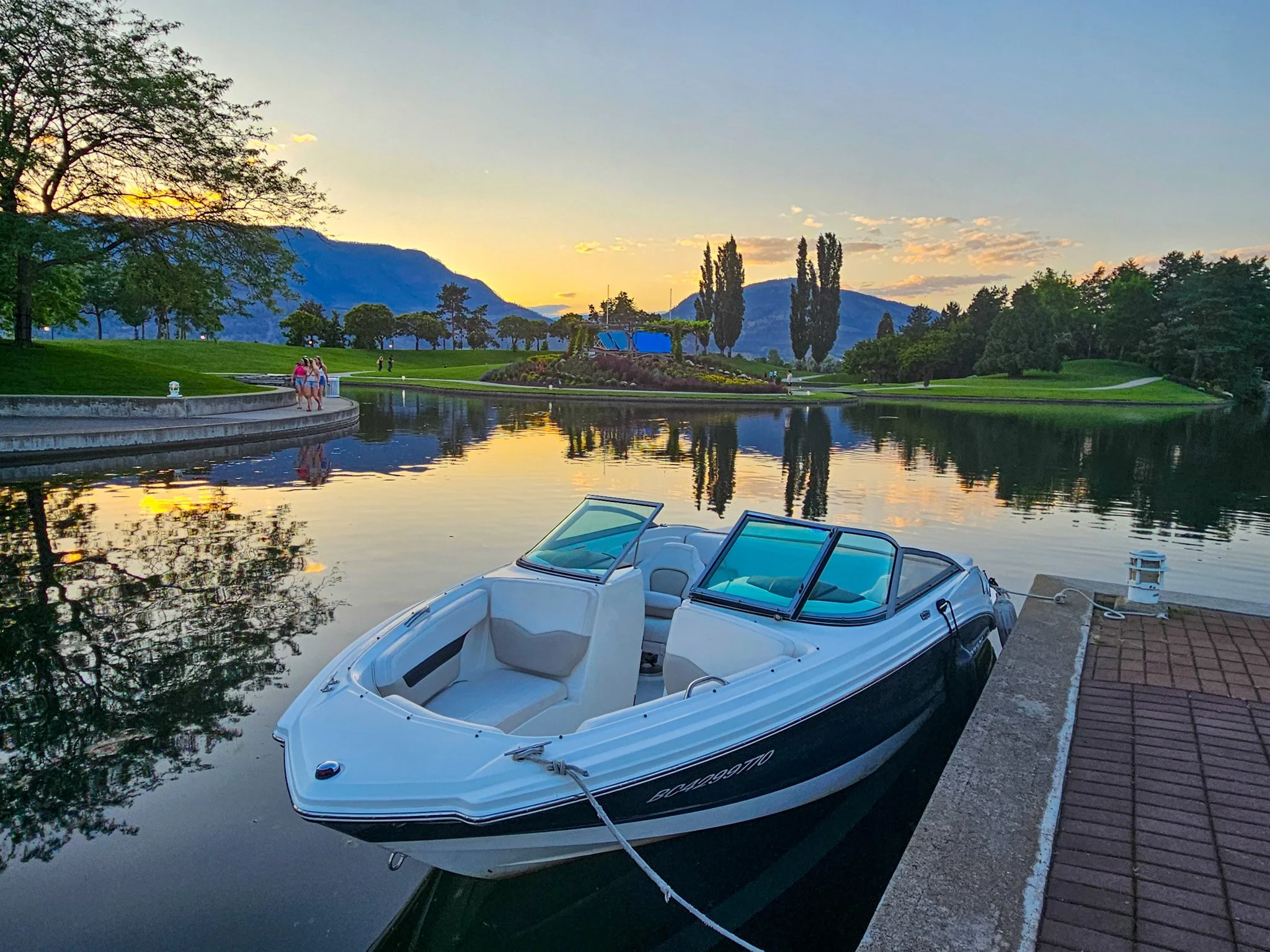 Best Times to Rent a Boat in Kelowna (Without the Crowds)