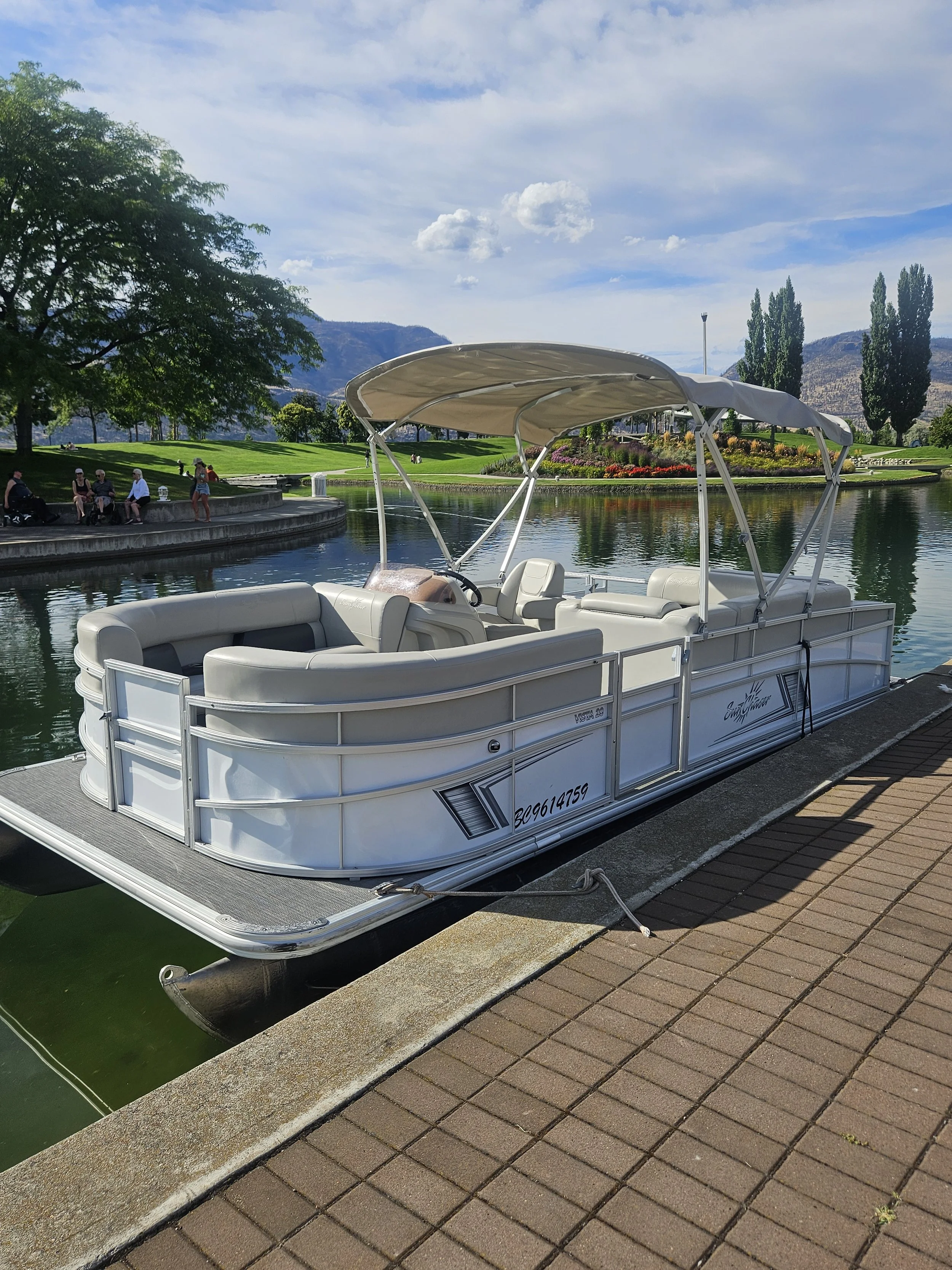 9-Passenger Pontoon Boat Rental in Kelowna
