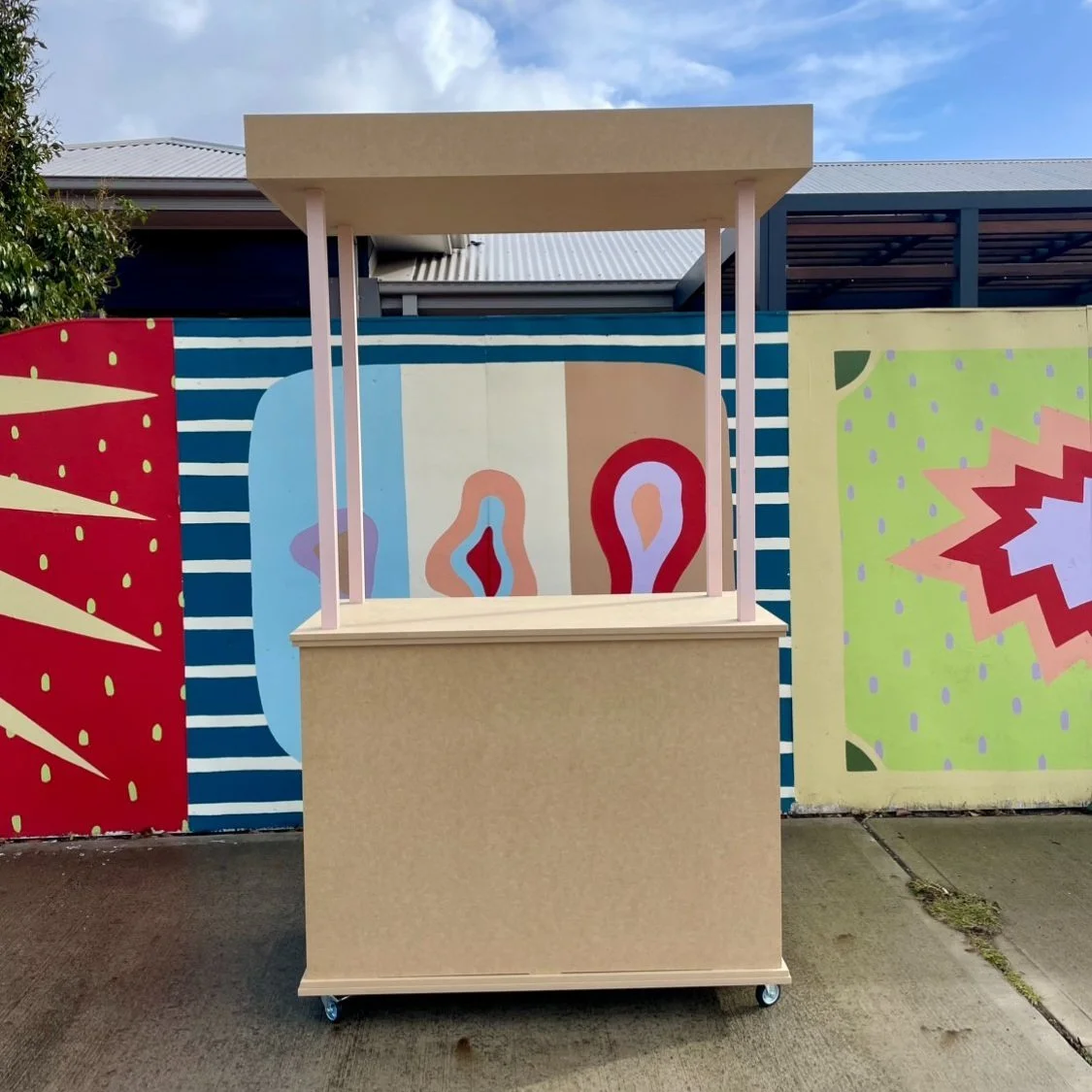 Click-together flat-pack canopy cart designed for events, markets, and retail pop-ups. Features a smooth, tool-free assembly, ribbed detailing, and minimalist silhouette. Packs flat and fits in most car boots. Ideal for weddings, market stalls, produ