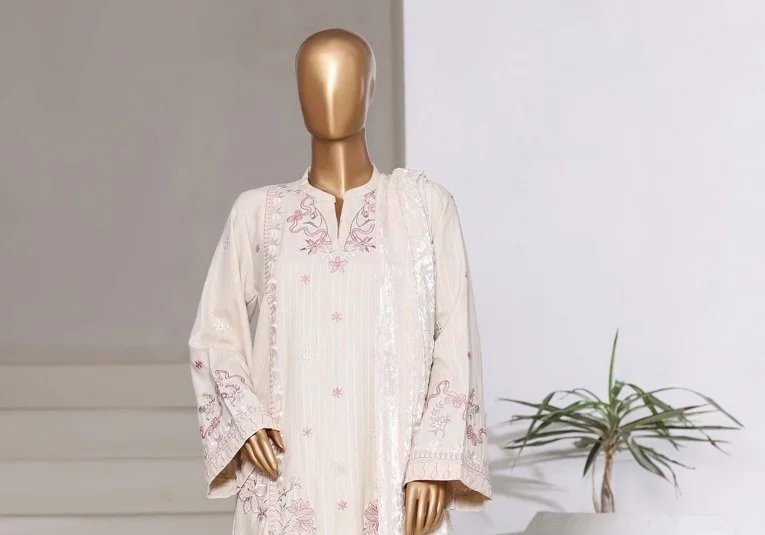 SADABAHAR Luxury Dhanak Ensemble with Palachi Shawl - White