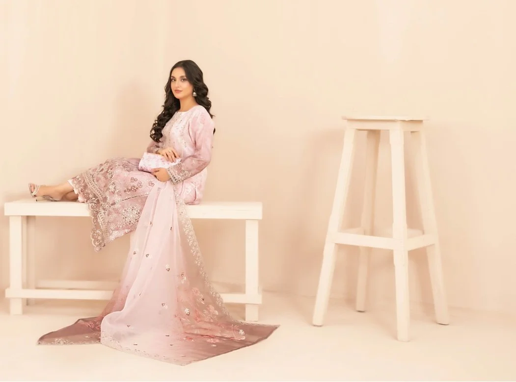 Naqsh Elegance Ensemble - Pink