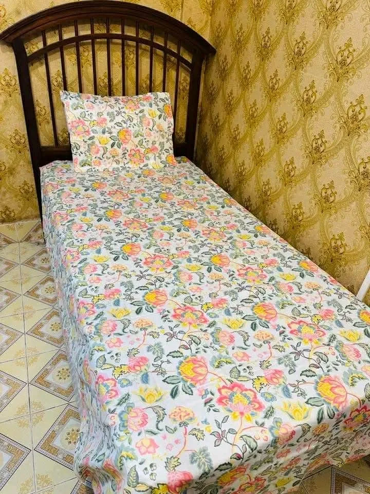 Floral Harmony Single Bedsheet Set with Two Pillow Covers