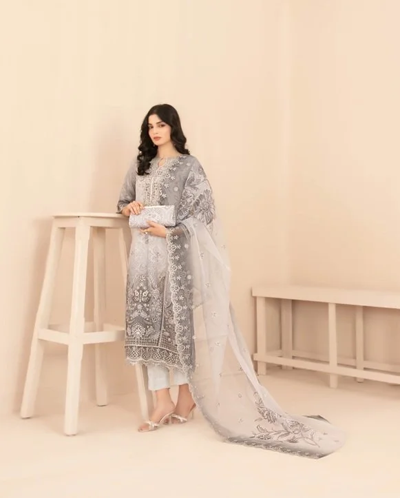 Naqsh Catalogue-White & Black Elegant Ensemble