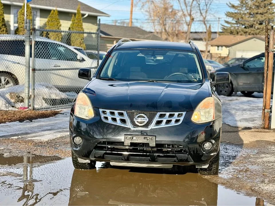 2013 Nissan Rogue SV - Reliable Family SUV