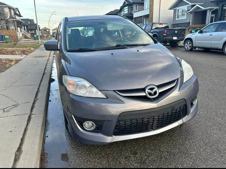 2010 Mazda5 GS Mini Van - Reliable Family Travel