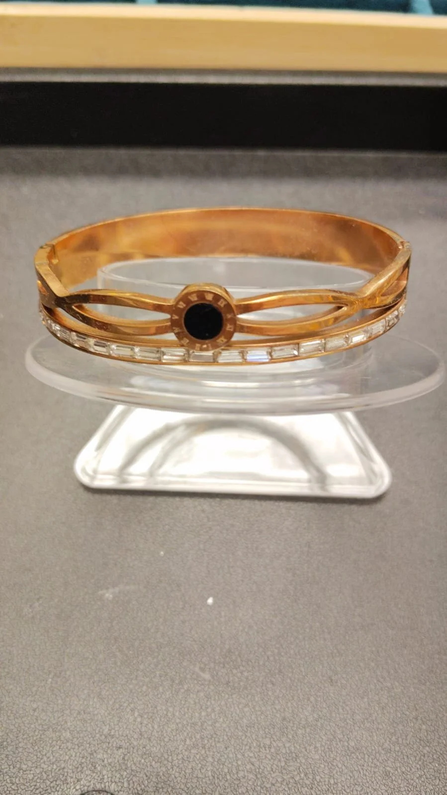 Elegant Gold Accent Bracelet (Adult Size)