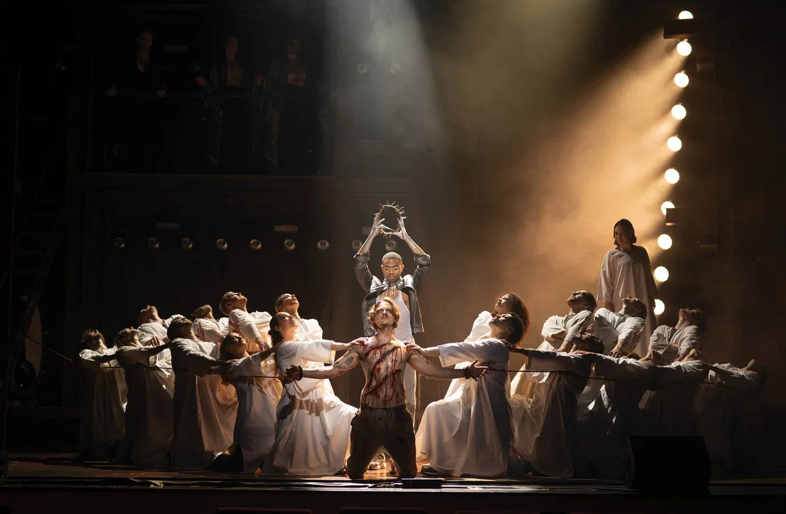 06182540-joshua-bess-javon-king-and-the-jesus-chris-superstar-international-tour-company-photo-by-vitt-salvador_cover_1600x1046.webp