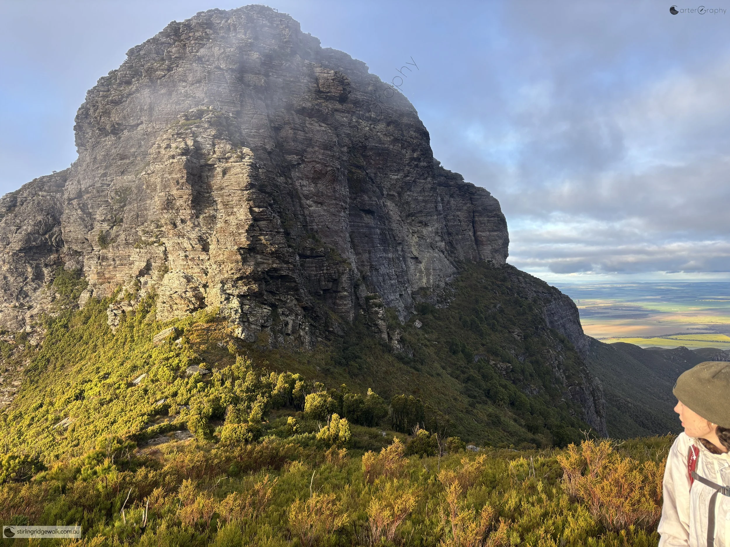 Ascending Baker’s Knob, with a sweeping view across the southern face of Pyungoorup Peak. The track generally follows the southern base of the peak, with Pyungoorup Cave located at the eastern end of this southern traverse.