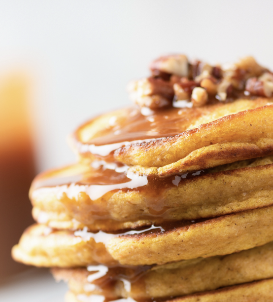 Autumn breakfast recipes including smoothies, oats, pumpkin pancakes and apple French toast