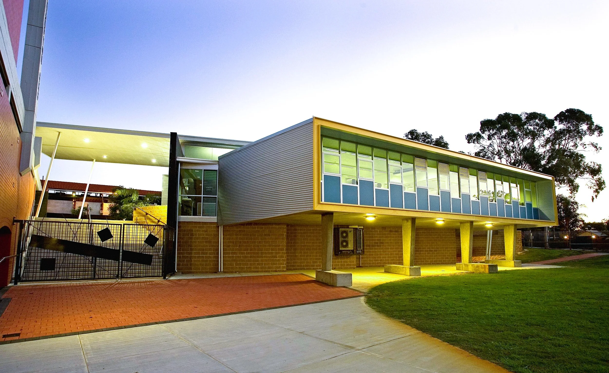 HAMPTON SENIOR HIGH SCHOOL - TECHNOLOGY cENTRE 