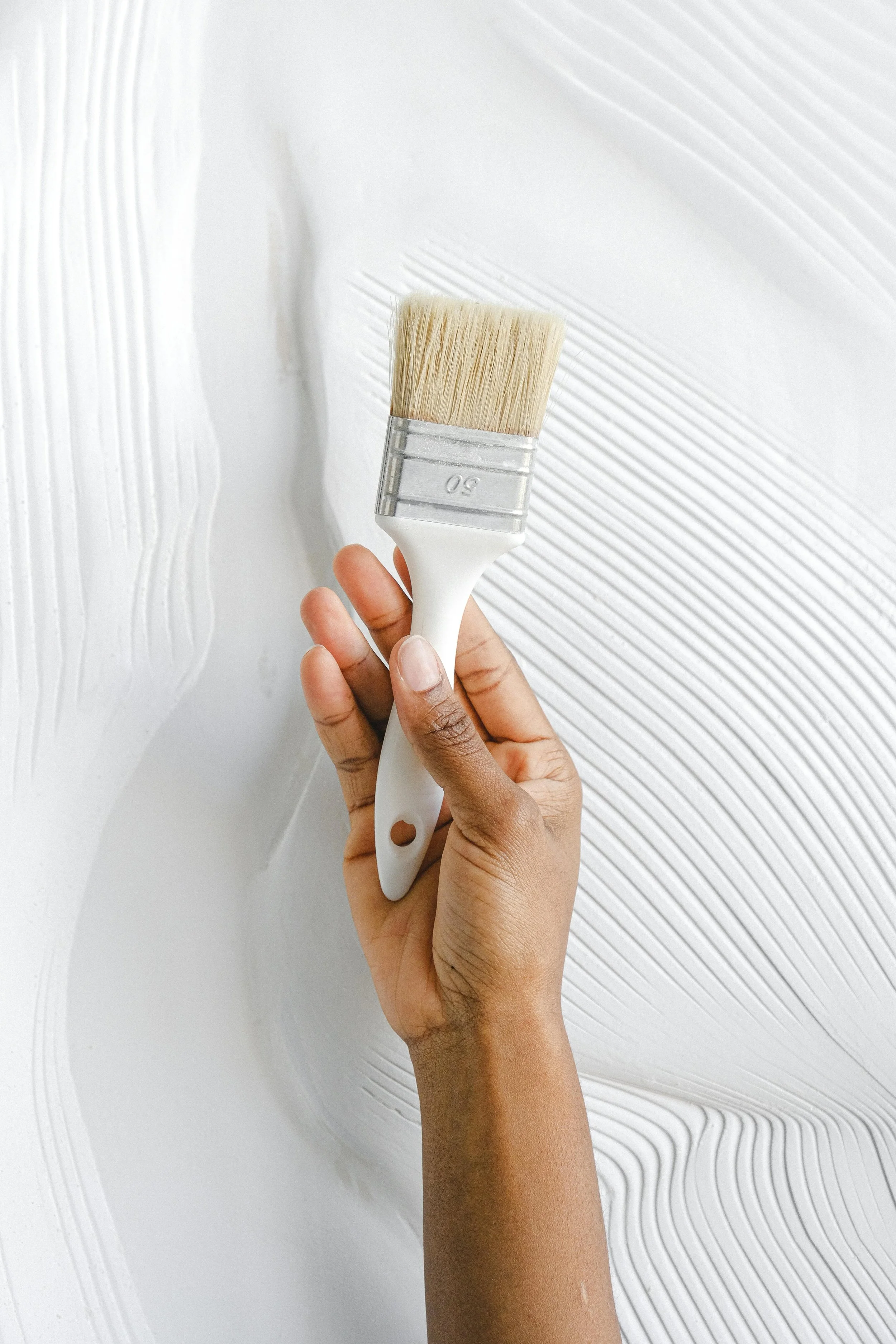 Wallpaper vs. Paint: Which is Right for You?