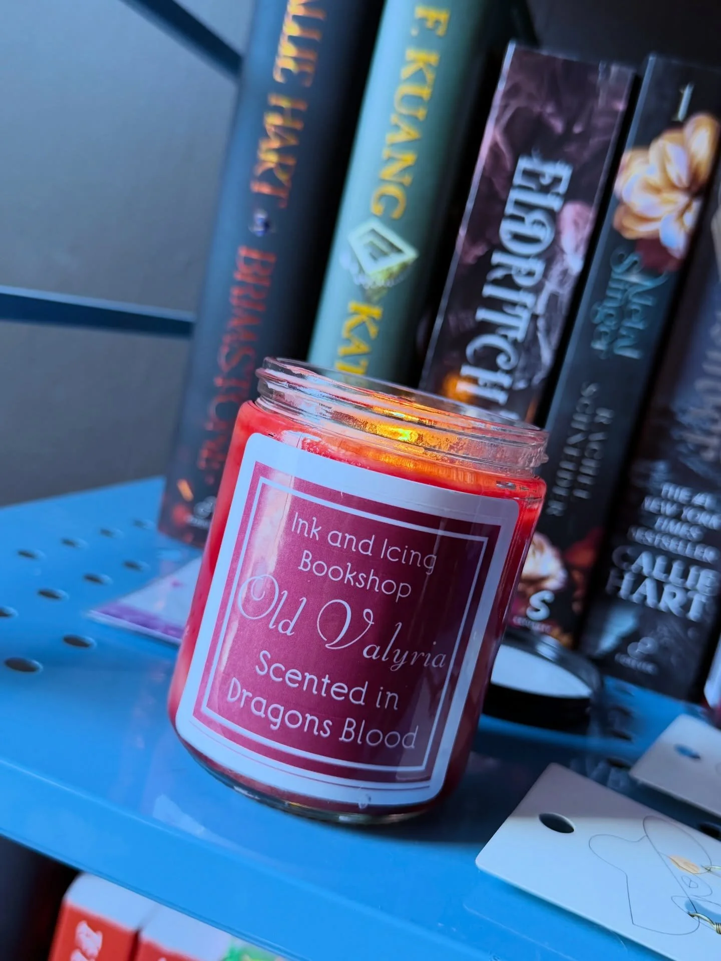 Dragons will dominate the skies once more in June with Season 3 of House of the Dragon, where the legacy of Old Valyria lives on through the Targaryen bloodline. Scented in dragon's blood, your home will echo the grandeur of Westeros' most iconic hou