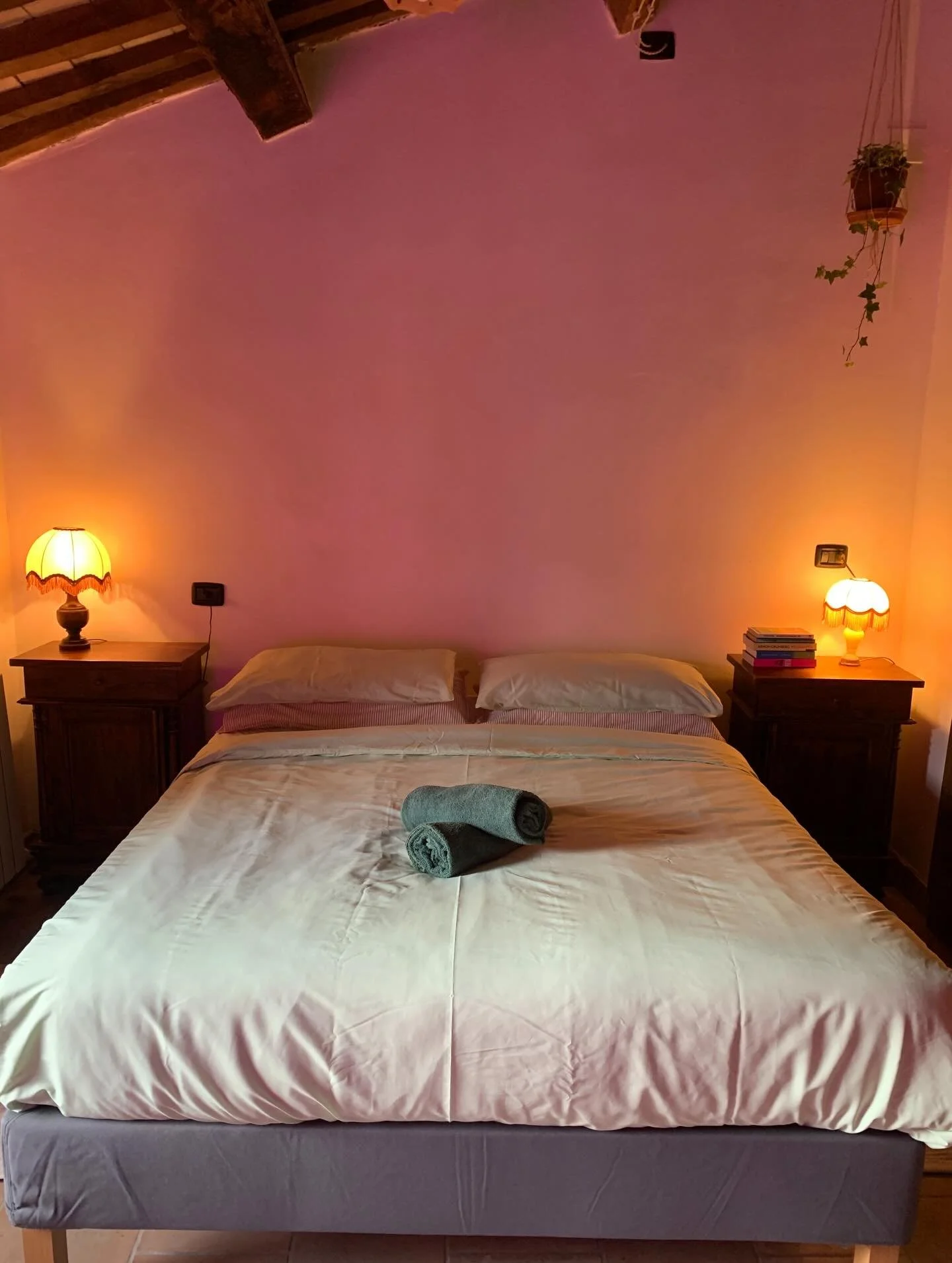 The perfect (sun)Day

Slow morning. Sleep in&hellip;💆🏻&zwj;♀️
Breakfast with fresh eggs from the neighbors&rsquo; chickens, super juice, local cheeses and plenty more.

Maybe you head out for a hike 🏔️ 
Or visit the Grotta di Frasassi, Gorgo Brugn