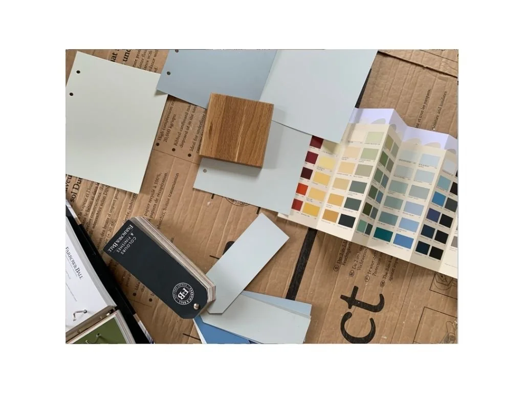 Farbmuster an der Wand Wandfarbe Ideen Farbberatung Beratung online