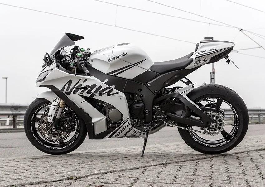 Kaasaki-ZX-10R-white-hoely-Edition-2014_0013.jpeg