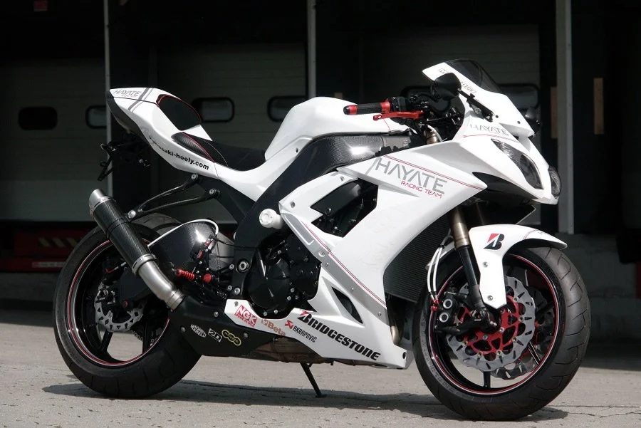 Kawasaki Ninja ZX-10R Melandri Höly Special Edition 2010 (1).jpeg