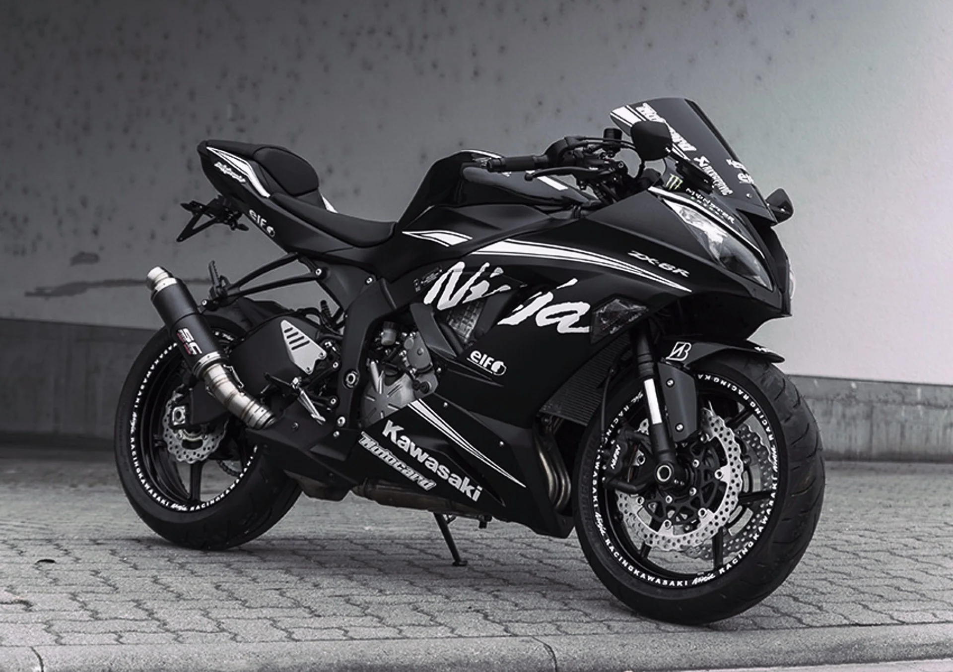 Kawasaki-ZX6R-Ninja-Black-Ultra-2015_0005.jpeg