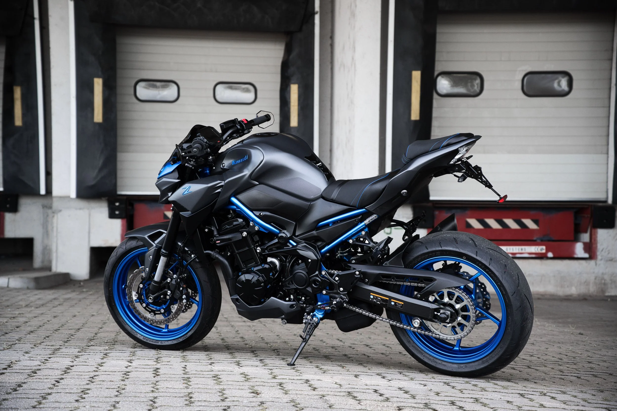 04_Grau__LS74272.jpg