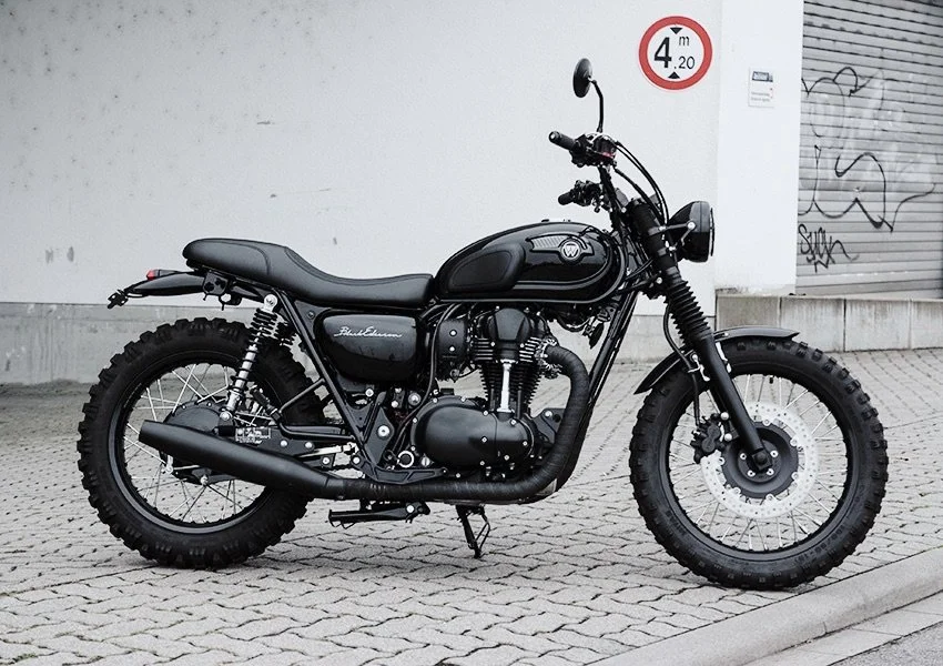 Kawasaki-W800-Black-Edition-2015_0007.jpeg