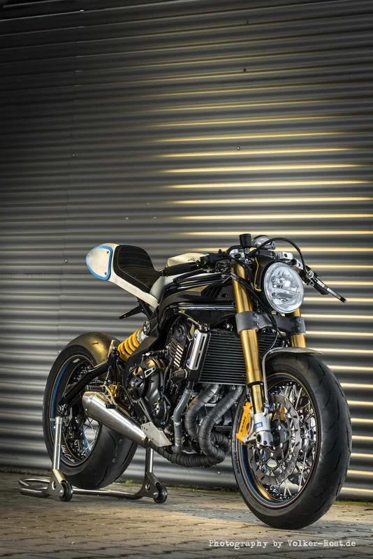 Roadster Hoely Radicale (19).jpg