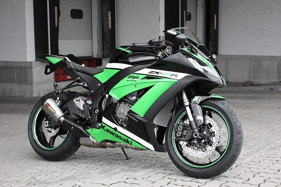 Kawasaki_Ninja_ZX-10R_Gruen_01.jpeg