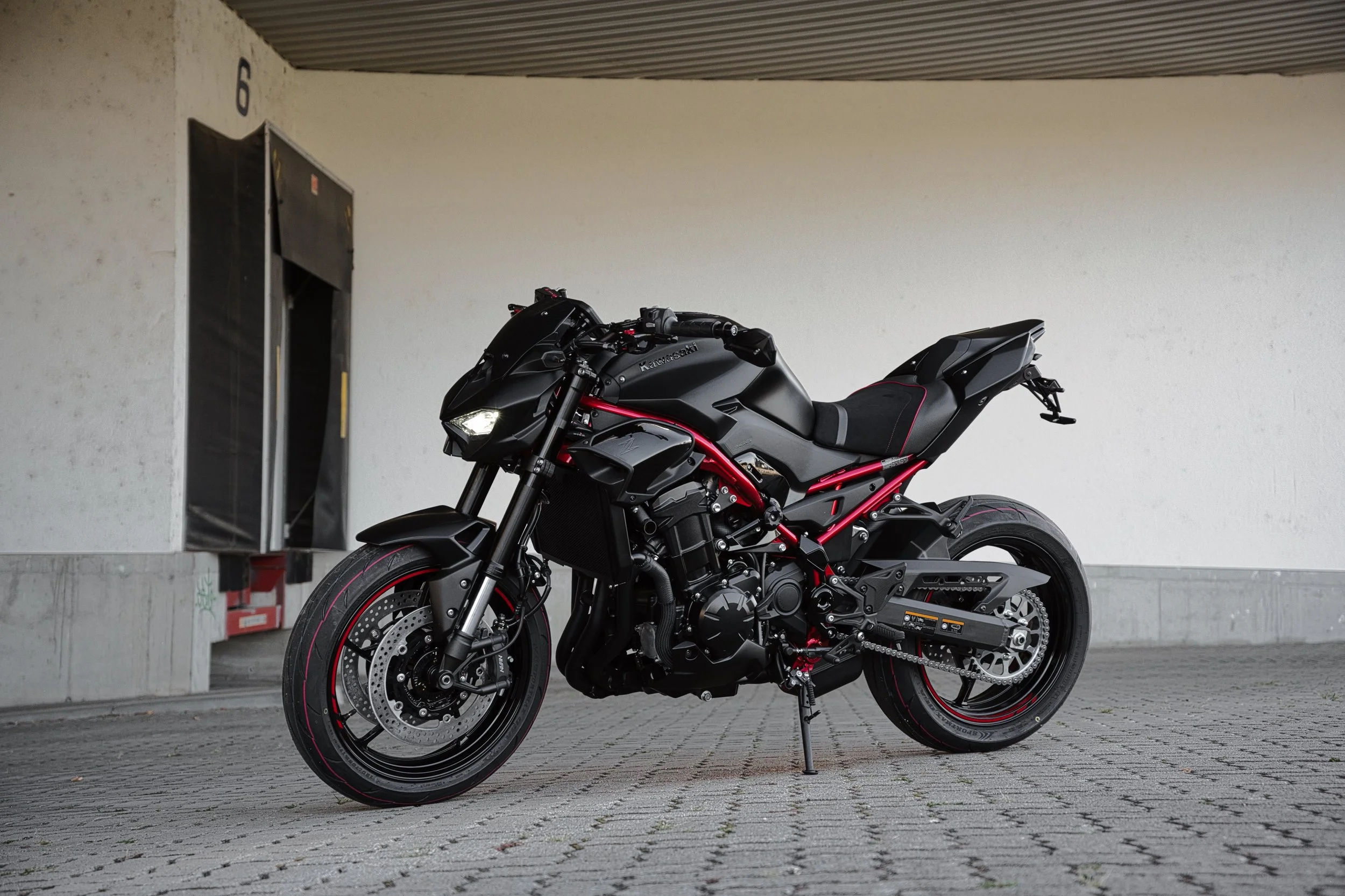 Z Supernaked