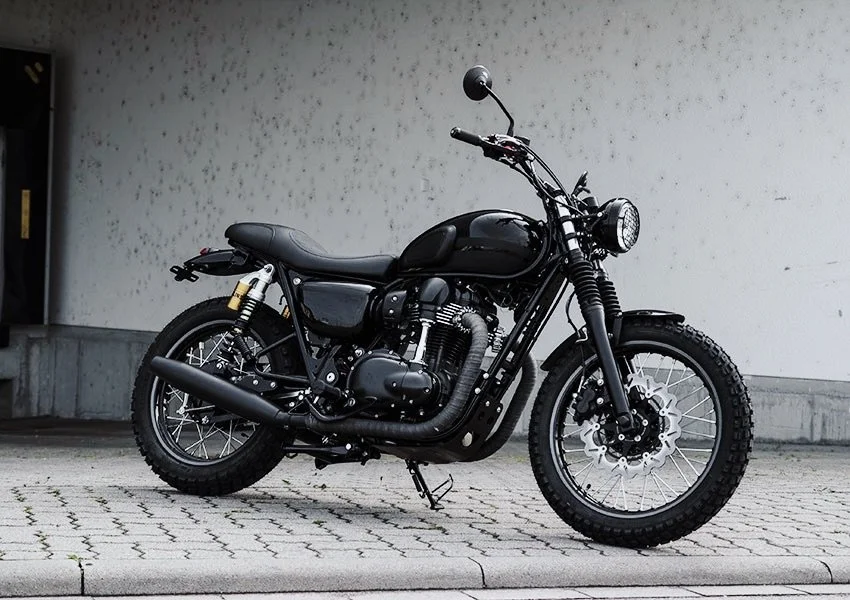 Kawasaki-W800-Black-Hoely-2015_0008.jpeg