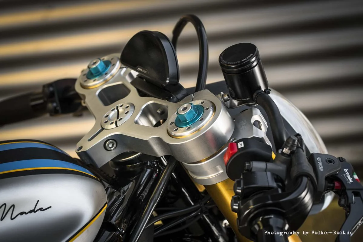 Roadster Hoely Radicale (14).jpg