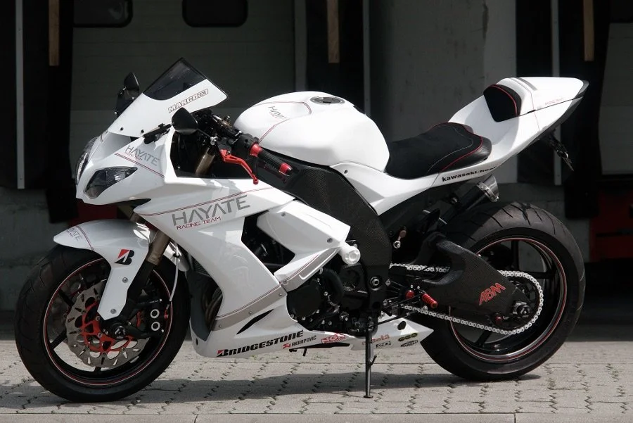 Kawasaki Ninja ZX-10R Melandri Höly Special Edition 2010 (2).jpeg