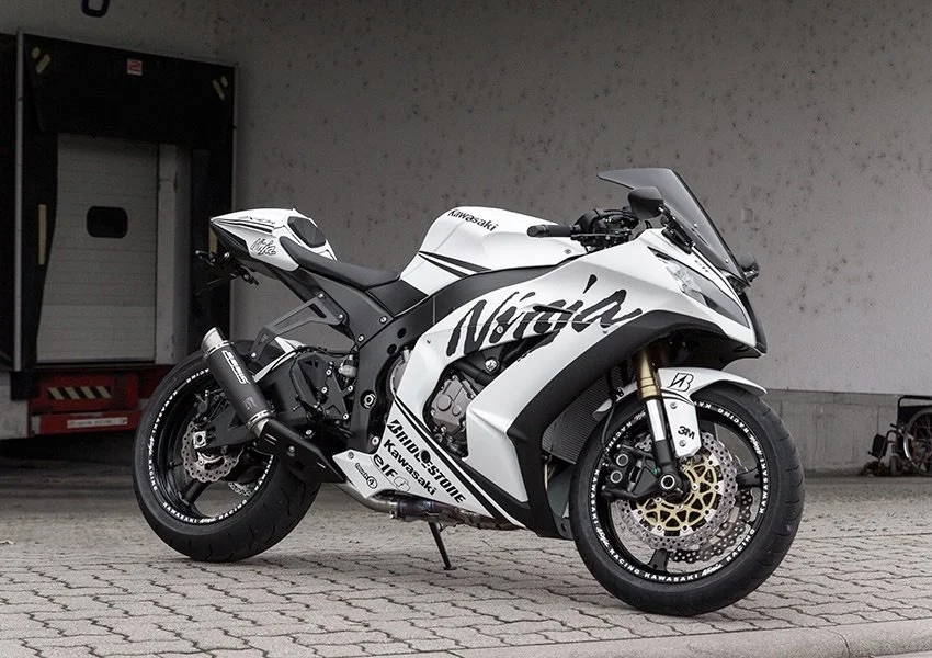 Kaasaki-ZX-10R-white-hoely-Edition-2014_0005.jpeg