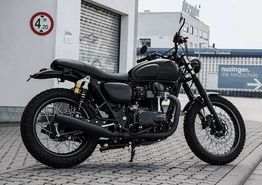Kawasaki-W800-Black-Hoely-2015_0010.jpeg