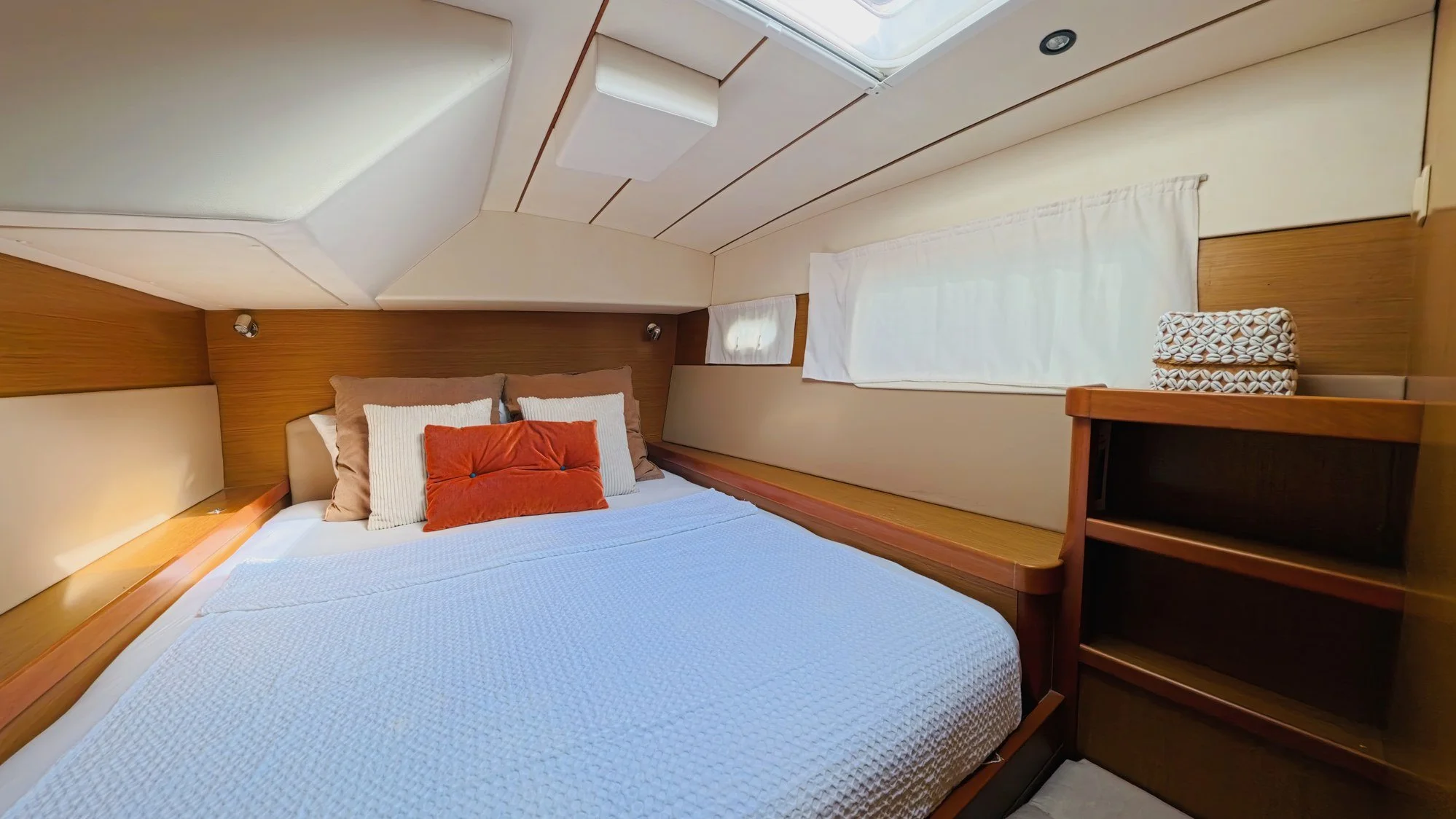 p12_Interior_1.jpg