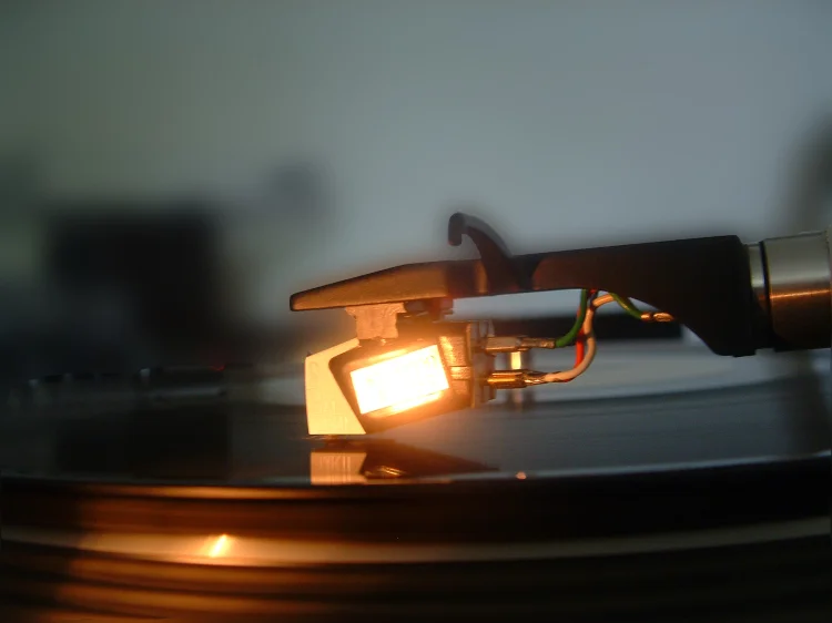 record-750x562.jpg