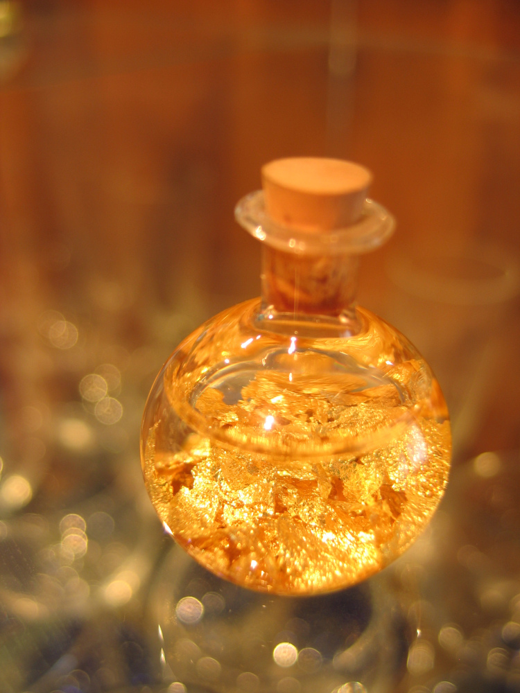 gold-1427207-750x1000.jpeg