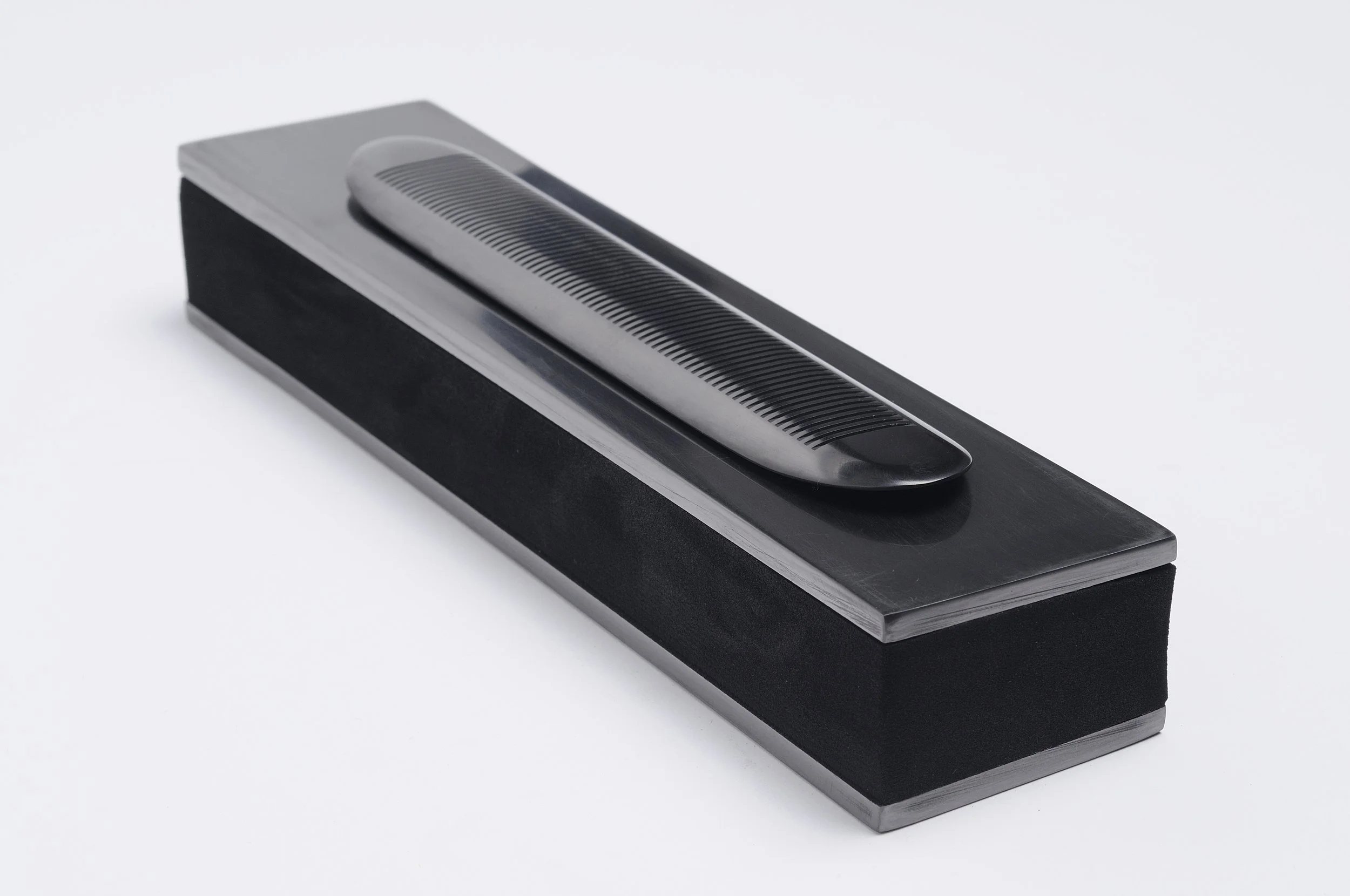 carbon sculpture by richard granville-smith