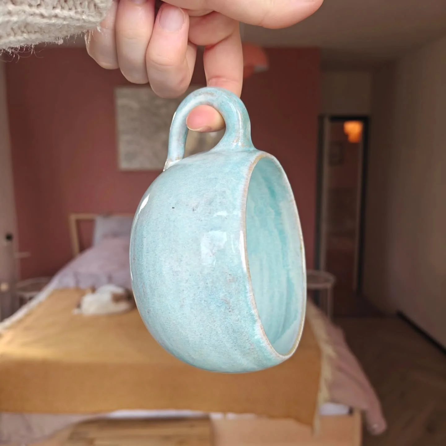 Such a pretty glaze combo 😍

2x Mayco Norse Blue over 2x Amaco Honey Flux, fired at cone 6 with a 15 minute hold, love the result!

#pottery #glazecombinations #ceramics #Mayco #maycoglazes