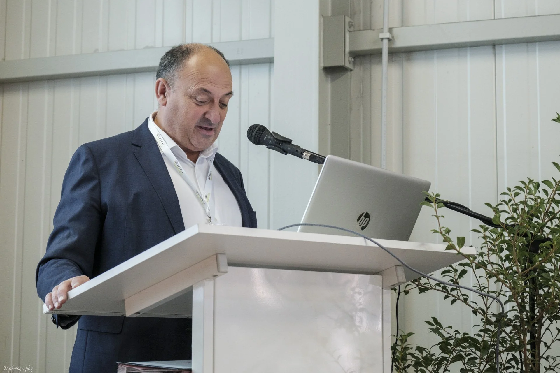 Willy Borsus à l'inauguration d'une entreprise. | QSphotography | Namur