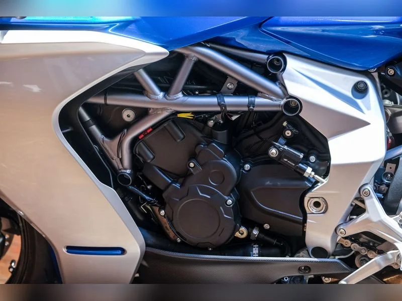 2021-mv-agusta-superveloce-alpine-edition-63a6e88bb8361.jpg