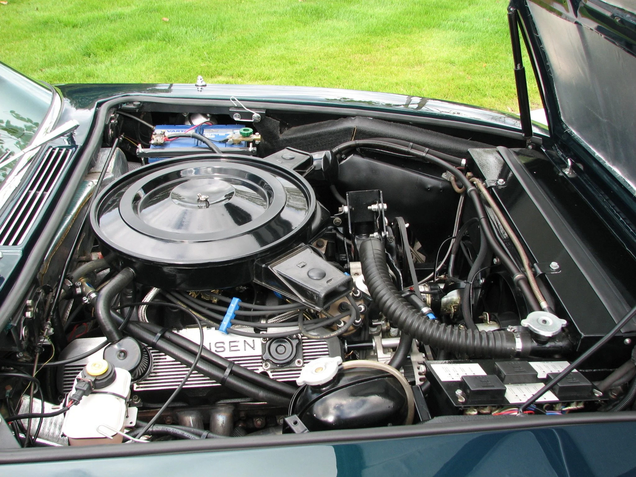 7.2 liter chrysler v8 engine.JPG